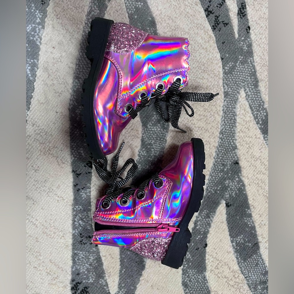 Toddler 8 holographic pink zip up boots